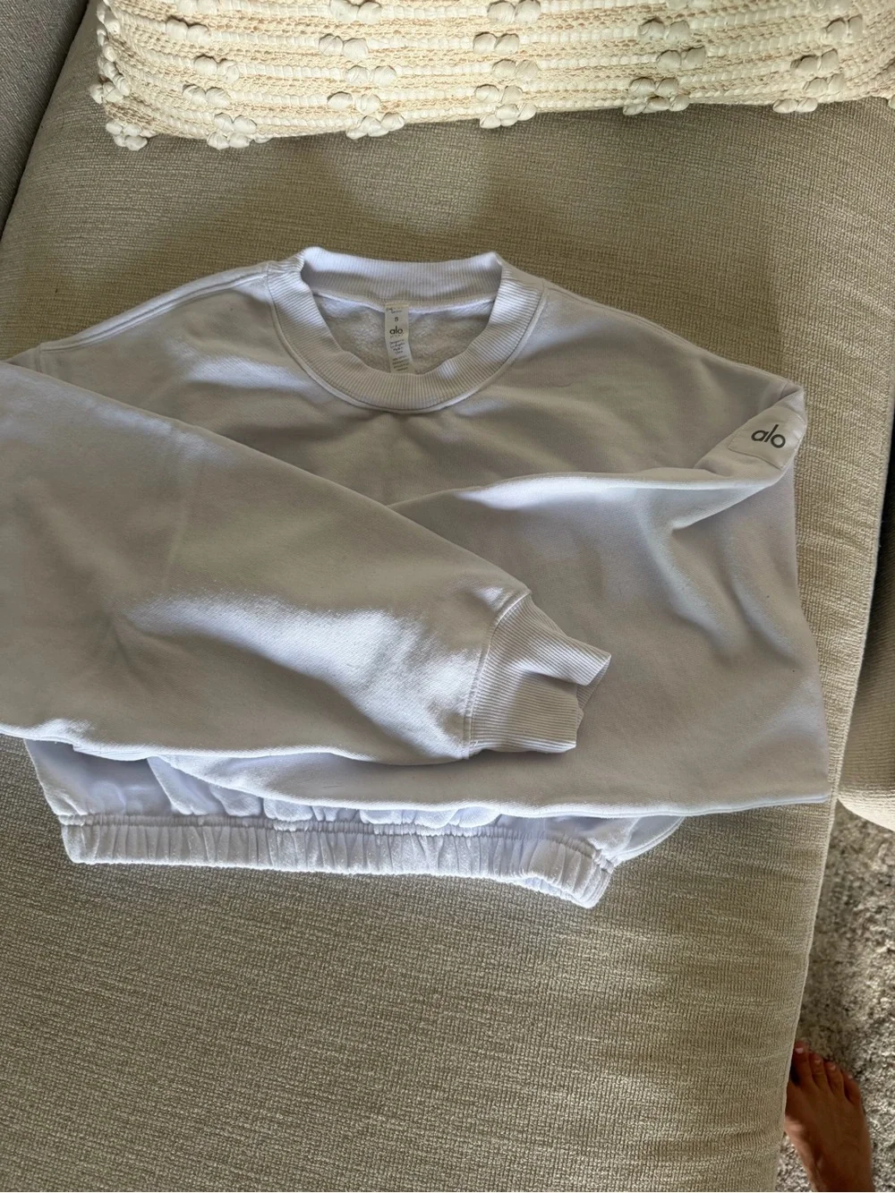 ALO Yoga Cropped Sweatshirt in White